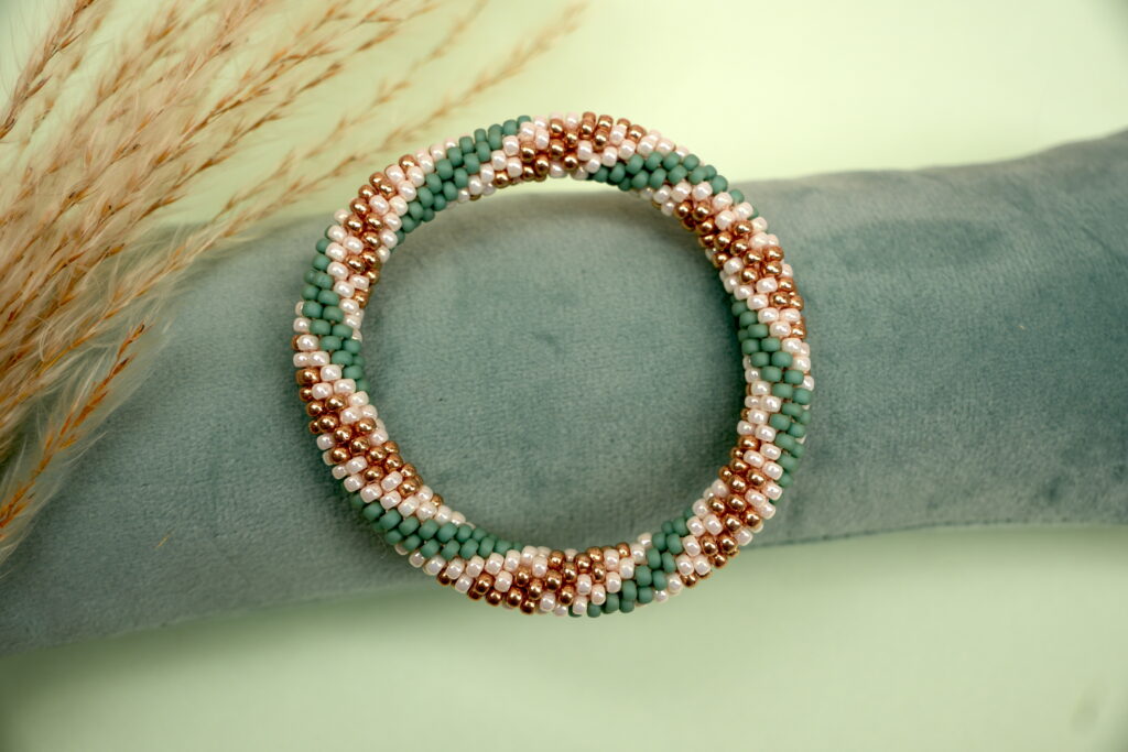 armband haken met rocailles